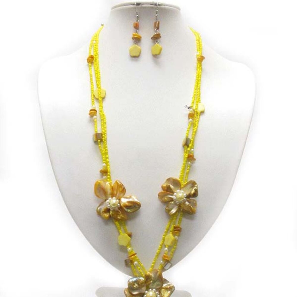 Seed bead and shell necklace yellow